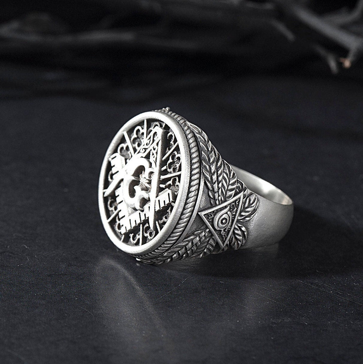 Sterling Silver Signet Master Mason Rings, Masonic Jewelry, Mason Engraved Ring, Freemason Statement Men Ring, Unique Gift For Father's Day